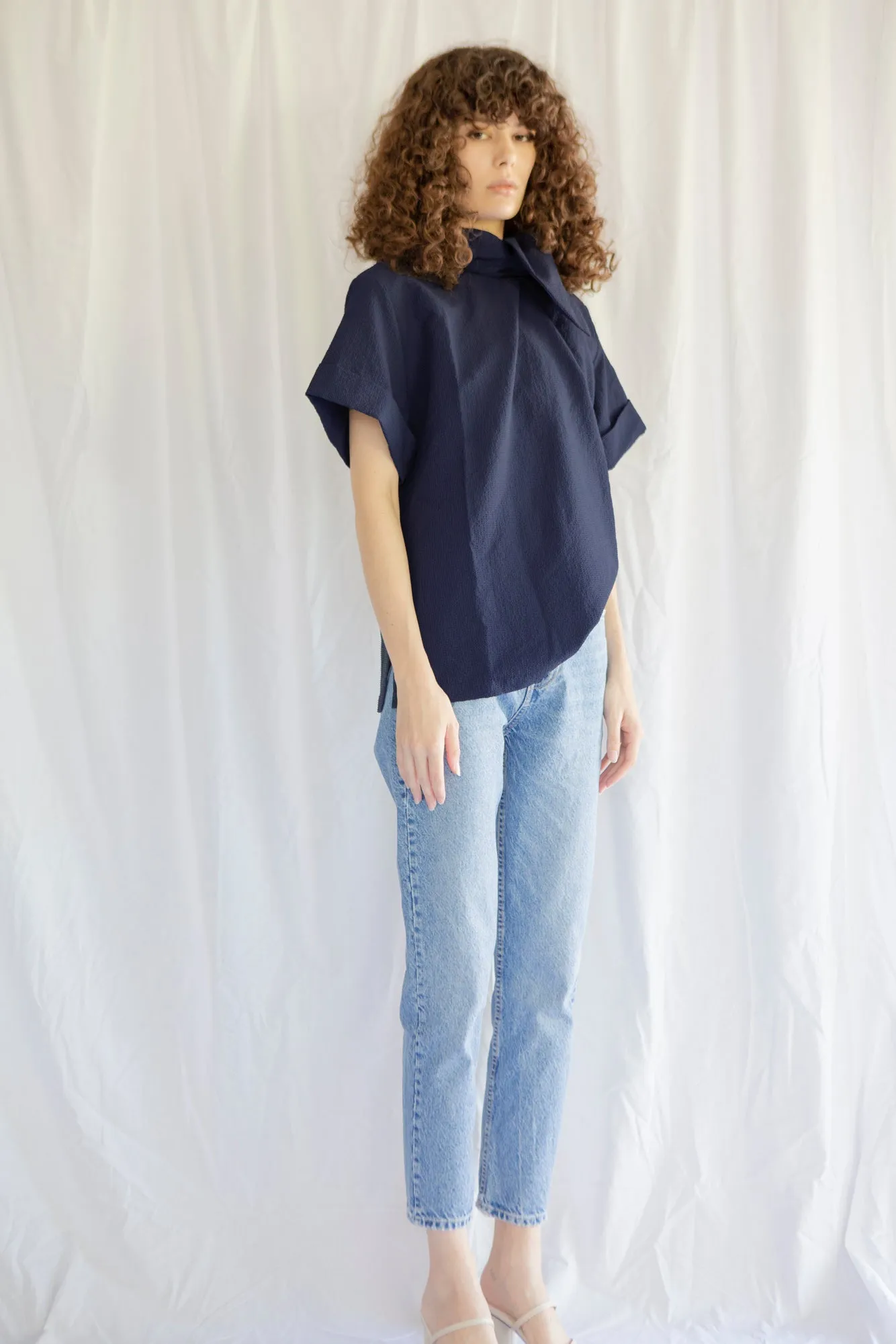 Calla Lily Top in Navy Seersucker