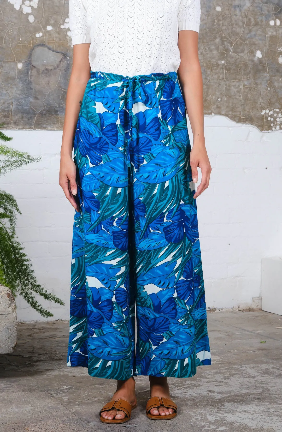 Drawstring Trousers in Tropical Print