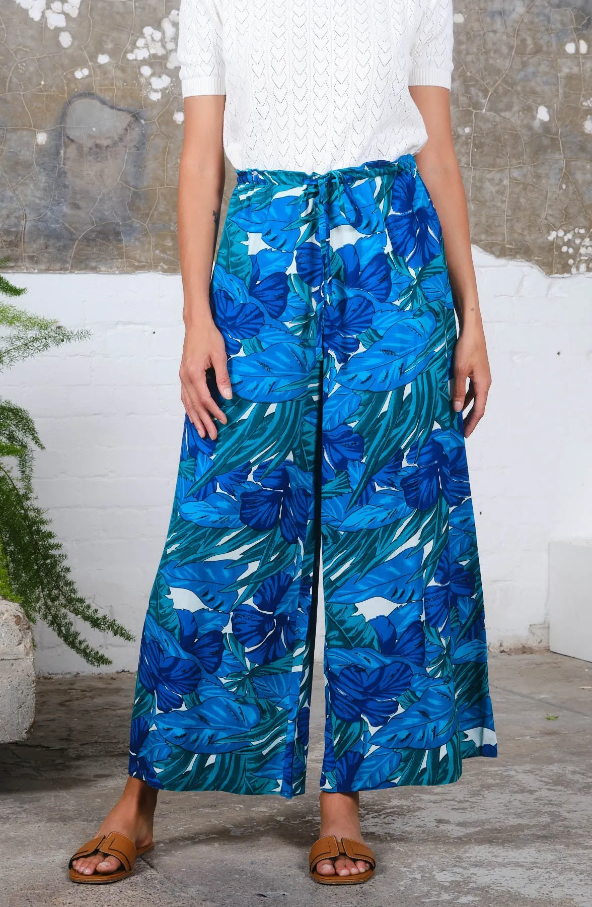 Drawstring Trousers in Tropical Print